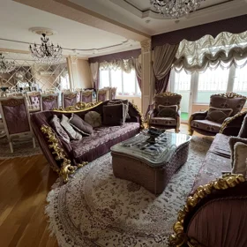 In Baku 210.0 m² apartment is for sale - Image 3