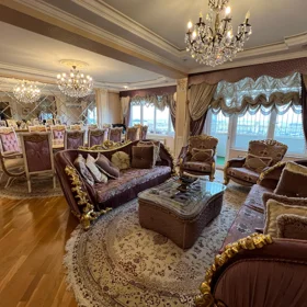 In Baku 210.0 m² apartment is for sale - Image 9