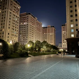 In Baku 185.0 m² apartment is for sale - Image 3