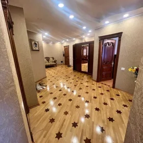 In Baku 165.0 m² apartment is for rent - Image 2