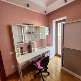 In Baku 165.0 m² apartment is for rent - Image 3