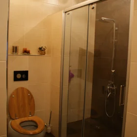 In Baku 230.0 m² apartment is for rent - Image 2