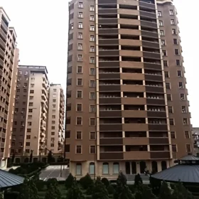 In Baku 114.0 m² apartment is for sale - Image 3