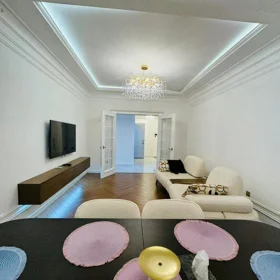 In Baku 117.0 m² apartment is for sale - Image 4