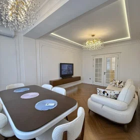 In Baku 117.0 m² apartment is for sale - Image 5