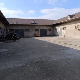 In Binəqədi rayonu 200.0 m² commercial is for rent - Image 2