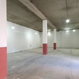 In Binəqədi rayonu 200.0 m² commercial is for rent - Image 5