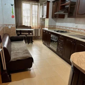 In Baku 90.0 m² apartment is for sale - Image 3