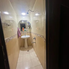 In Baku 70.0 m² apartment is for rent - Image 8