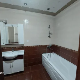 In Baku 90.0 m² apartment is for rent - Image 8