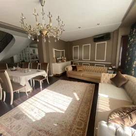 In Baku 170.0 m² apartment is for sale - Image 2