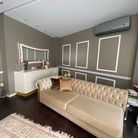 In Baku 170.0 m² apartment is for sale - Image 9