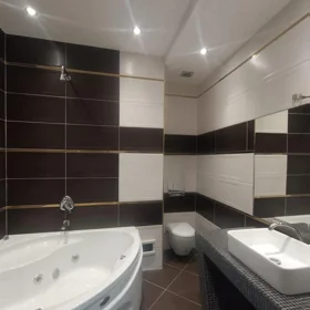 In Baku 170.0 m² apartment is for sale - Image 9