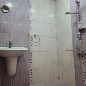 In Baku 75.0 m² apartment is for sale - Image 9