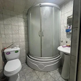 In Baku 65.0 m² apartment is for sale - Image 4