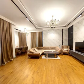 In Baku 136.0 m² apartment is for sale - Image 3