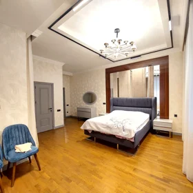 In Baku 136.0 m² apartment is for sale - Image 8