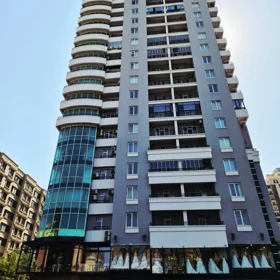 In Baku 194.0 m² apartment is for sale - Image 3