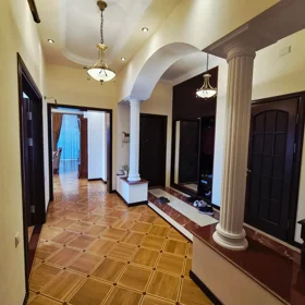In Baku 194.0 m² apartment is for sale - Image 4