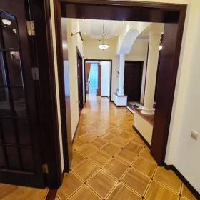 In Baku 194.0 m² apartment is for sale - Image 5