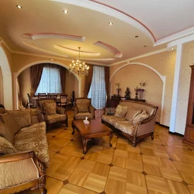 In Baku 194.0 m² apartment is for sale - Image 7