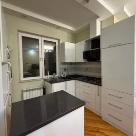 In Baku 80.0 m² apartment is for rent - Image 2