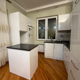 In Baku 80.0 m² apartment is for rent - Image 9