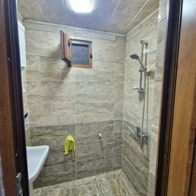 In Baku 50.0 m² house with 2.0 rooms is for rent - Image 9