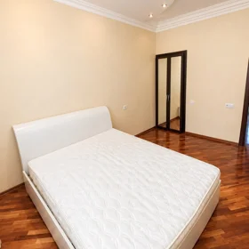 In Baku 100.0 m² apartment is for sale - Image 9