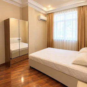 In Baku 100.0 m² apartment is for sale - Image 10