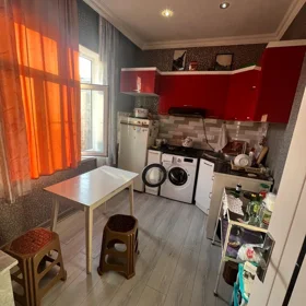 In Baku 67.0 m² house with 2.0 rooms is for sale - Image 8