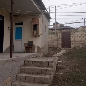 In nan 100.0 m² house with 3.0 rooms is for rent - Image 3