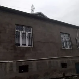 In nan 100.0 m² house with 3.0 rooms is for rent - Image 5