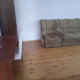 In nan 100.0 m² house with 3.0 rooms is for rent - Image 8