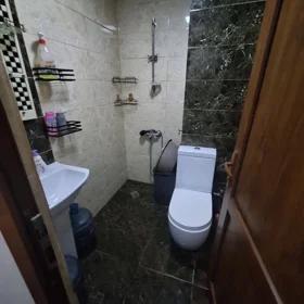 In Baku 70.0 m² apartment is for rent - Image 6