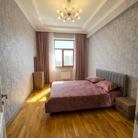 In Baku 70.0 m² apartment is for rent - Image 3