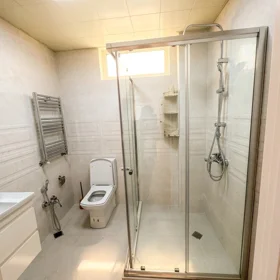 In Baku 70.0 m² apartment is for rent - Image 6