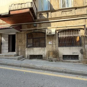 In Baku 68.0 m² apartment is for sale - Image 3