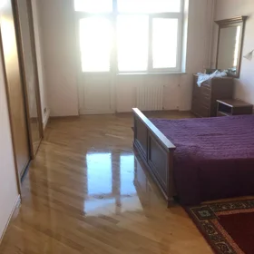 In Baku 150.0 m² apartment is for rent - Image 3