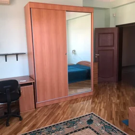 In Baku 150.0 m² apartment is for rent - Image 4