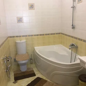 In Baku 150.0 m² apartment is for rent - Image 8