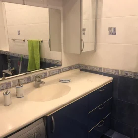 In Baku 150.0 m² apartment is for rent - Image 9