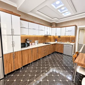 In Baku 155.0 m² apartment is for rent - Image 5