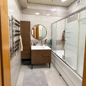 In Baku 117.0 m² apartment is for sale - Image 2