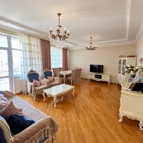 In Baku 117.0 m² apartment is for sale - Image 3
