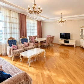 In Baku 117.0 m² apartment is for sale - Image 4