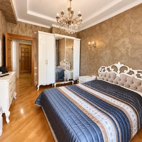 In Baku 117.0 m² apartment is for sale - Image 9