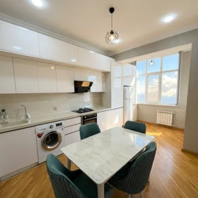 In Baku 100.0 m² apartment is for rent - Image 6