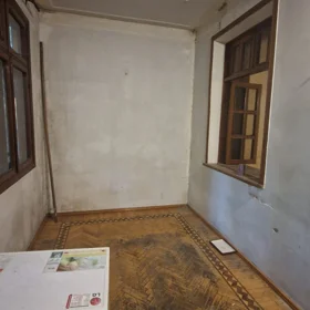In Baku 150.0 m² apartment is for sale - Image 2