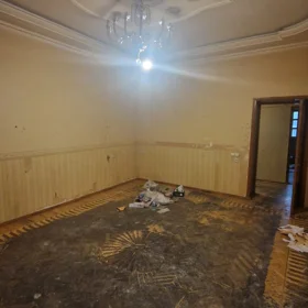 In Baku 150.0 m² apartment is for sale - Image 8